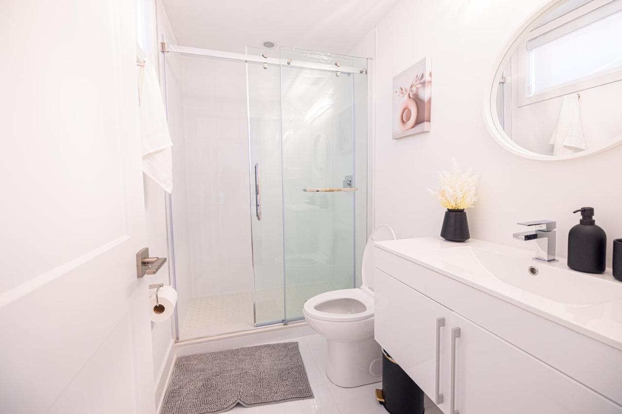 Luxury & Comfy Apartment, Mins Drive To All Niagara Falls Attraction Exteriör bild